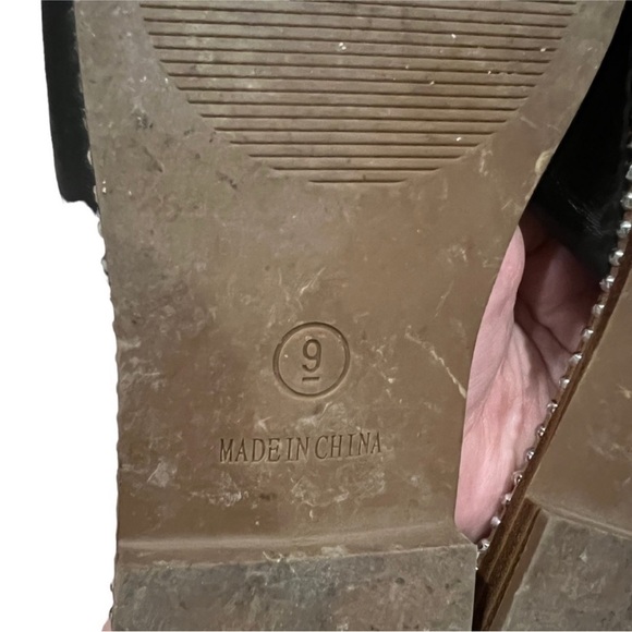 Steve Madden 9 Black Abay Flat Studded Cross Over Sandal Vegan - Picture 5 of 5